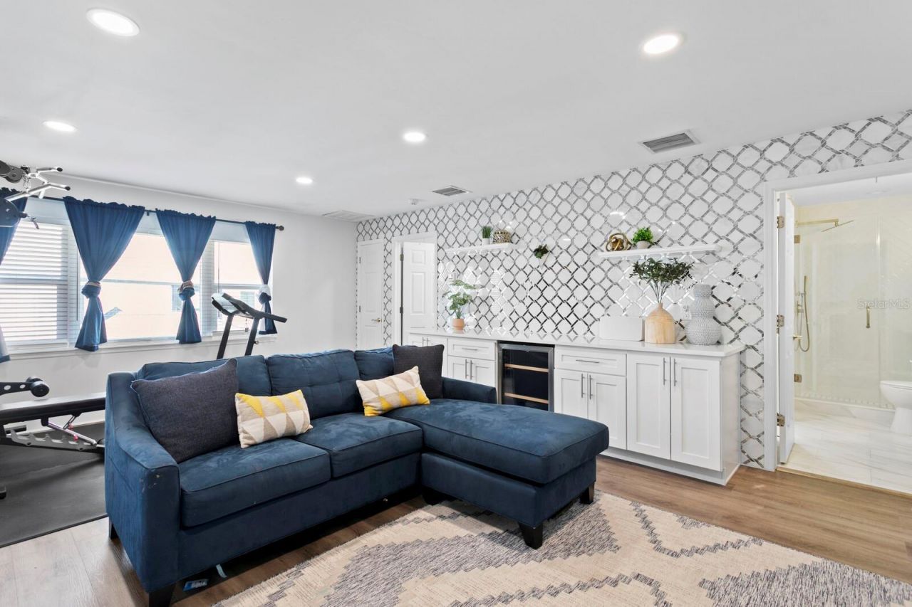 3915 Snapper Pointe Drive, Tampa, FL 33611 Photo