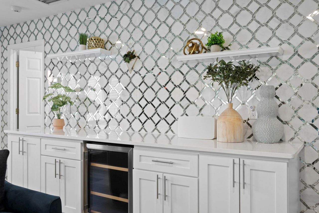 3915 Snapper Pointe Drive, Tampa, FL 33611 Photo