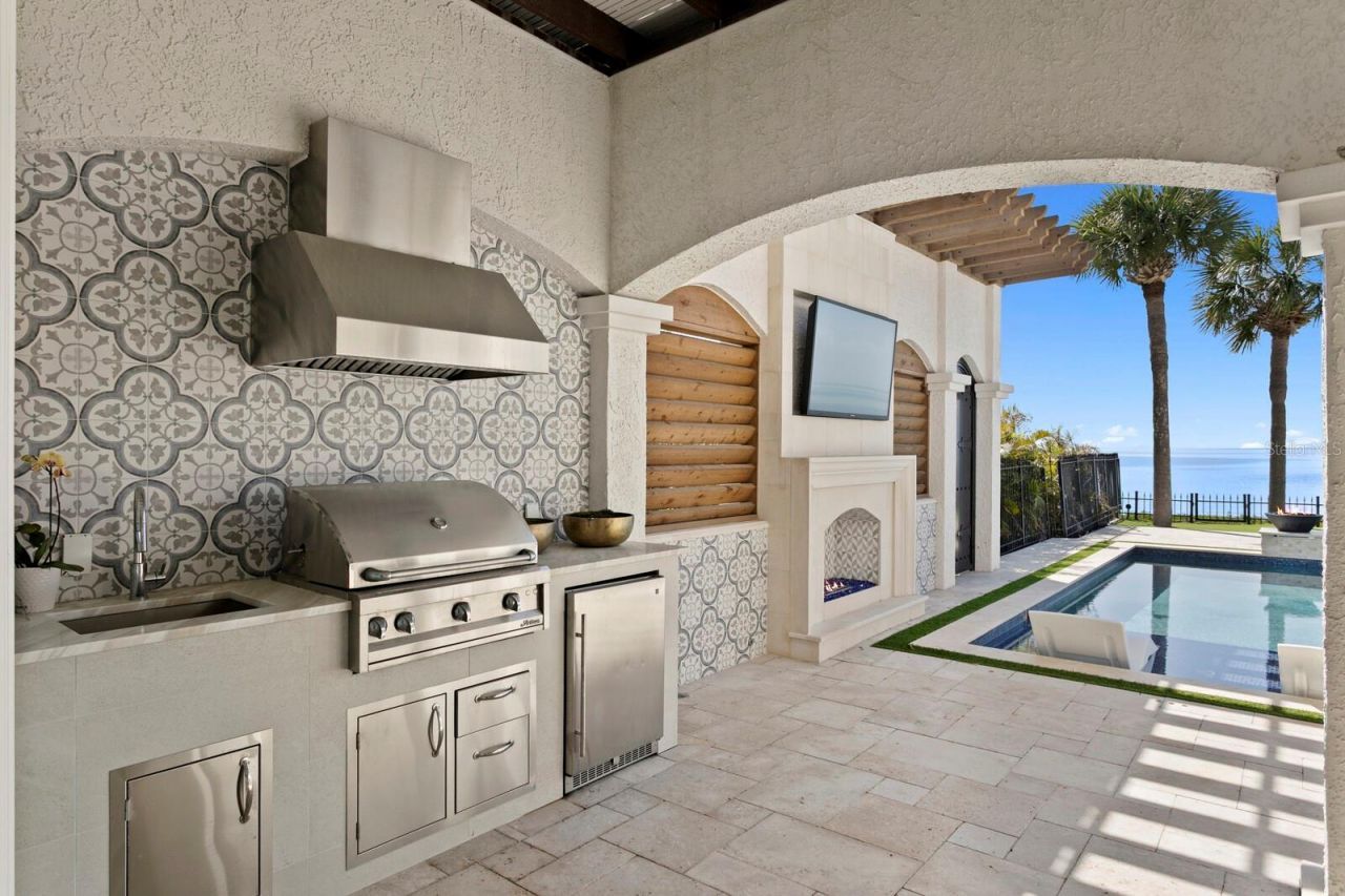 3915 Snapper Pointe Drive, Tampa, FL 33611 Photo