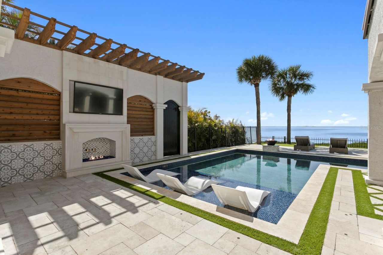 3915 Snapper Pointe Drive, Tampa, FL 33611 Photo