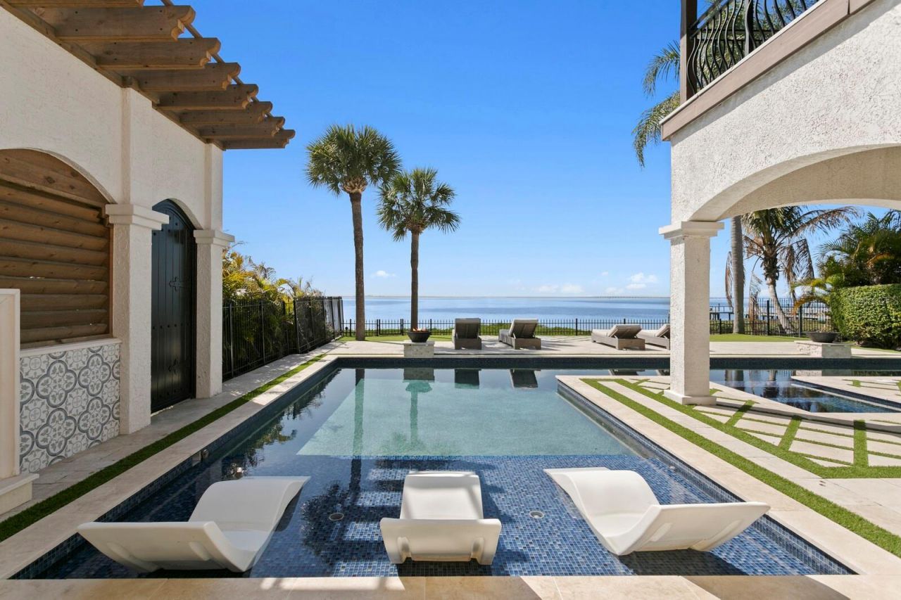 3915 Snapper Pointe Drive, Tampa, FL 33611 Photo