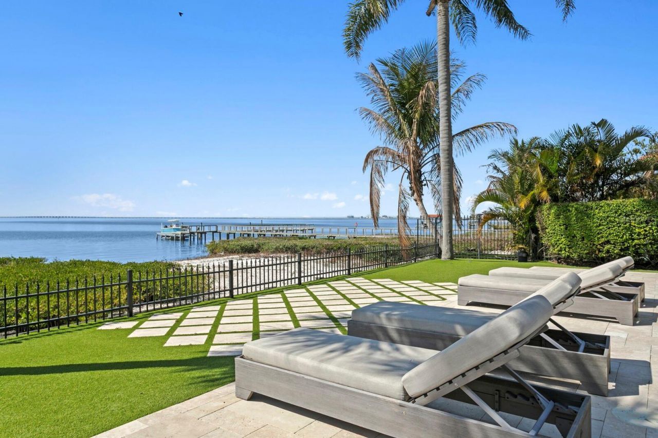 3915 Snapper Pointe Drive, Tampa, FL 33611 Photo