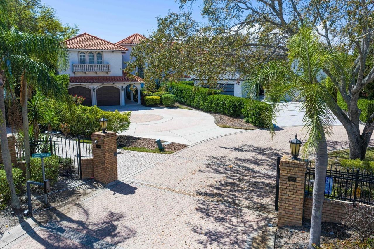 3915 Snapper Pointe Drive, Tampa, FL 33611 Photo