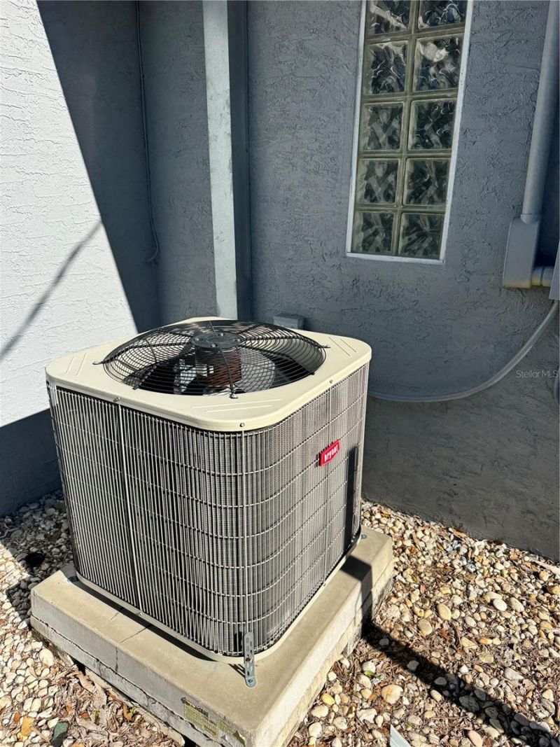 651 69th Avenue S, Saint Petersburg, FL 33705 Photo