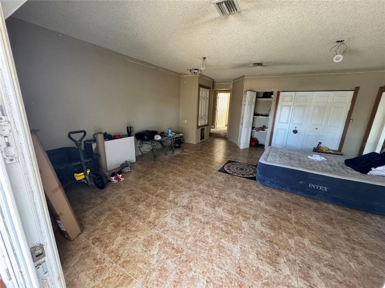 651 69th Avenue S, Saint Petersburg, FL 33705 Photo