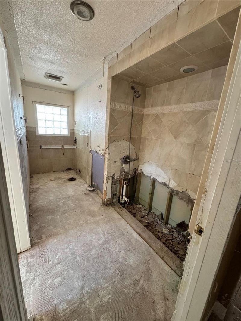 651 69th Avenue S, Saint Petersburg, FL 33705 Photo