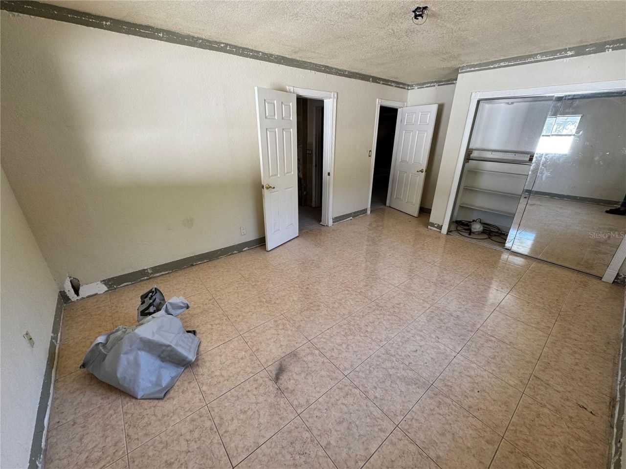 651 69th Avenue S, Saint Petersburg, FL 33705 Photo