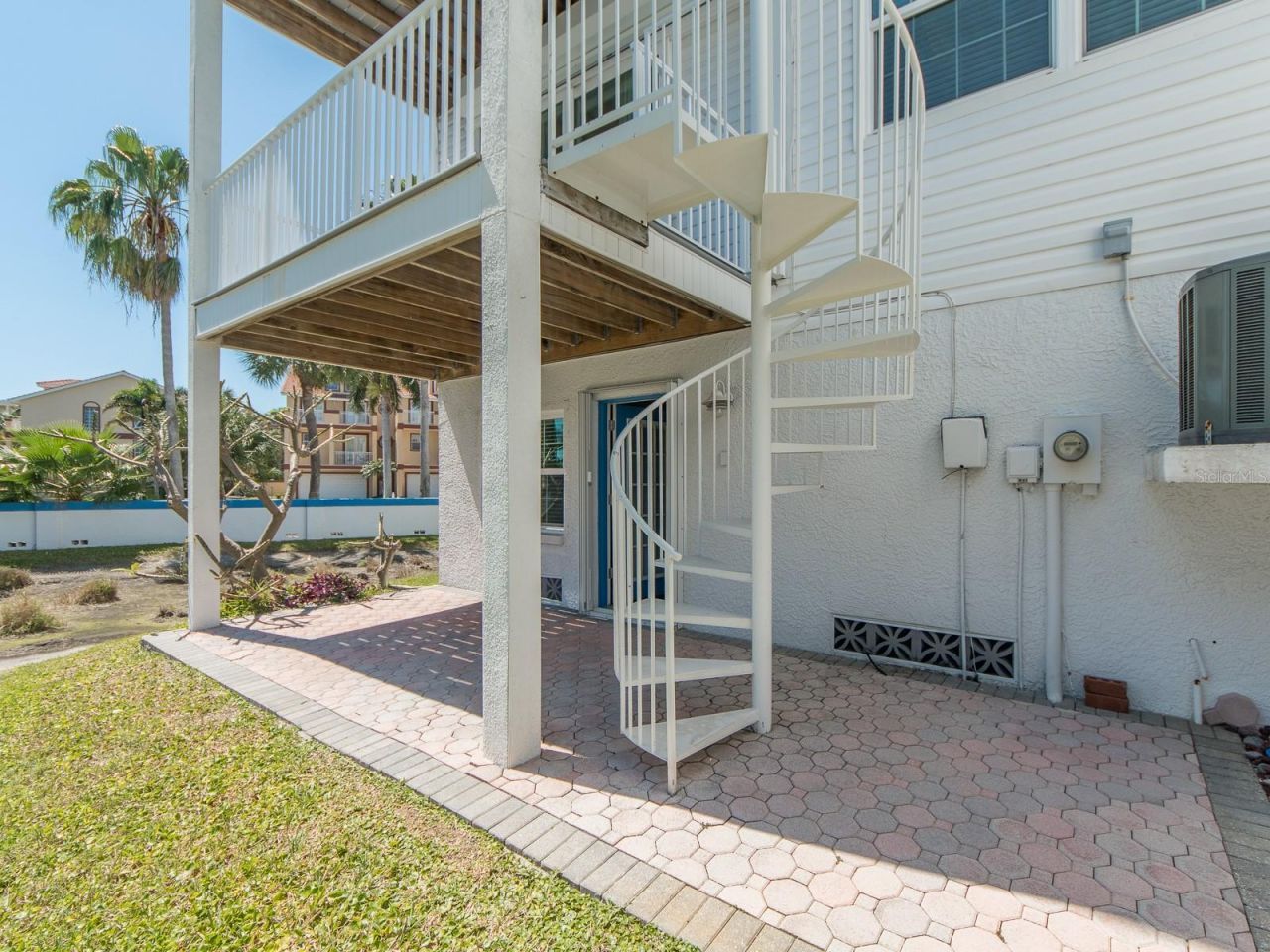 139 Yacht Club Circle, North Redington Beach, FL 33708 Photo