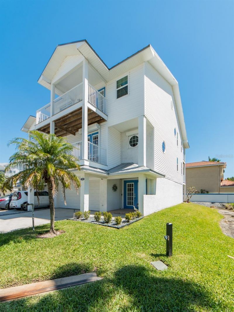 139 Yacht Club Circle, North Redington Beach, FL 33708 Photo