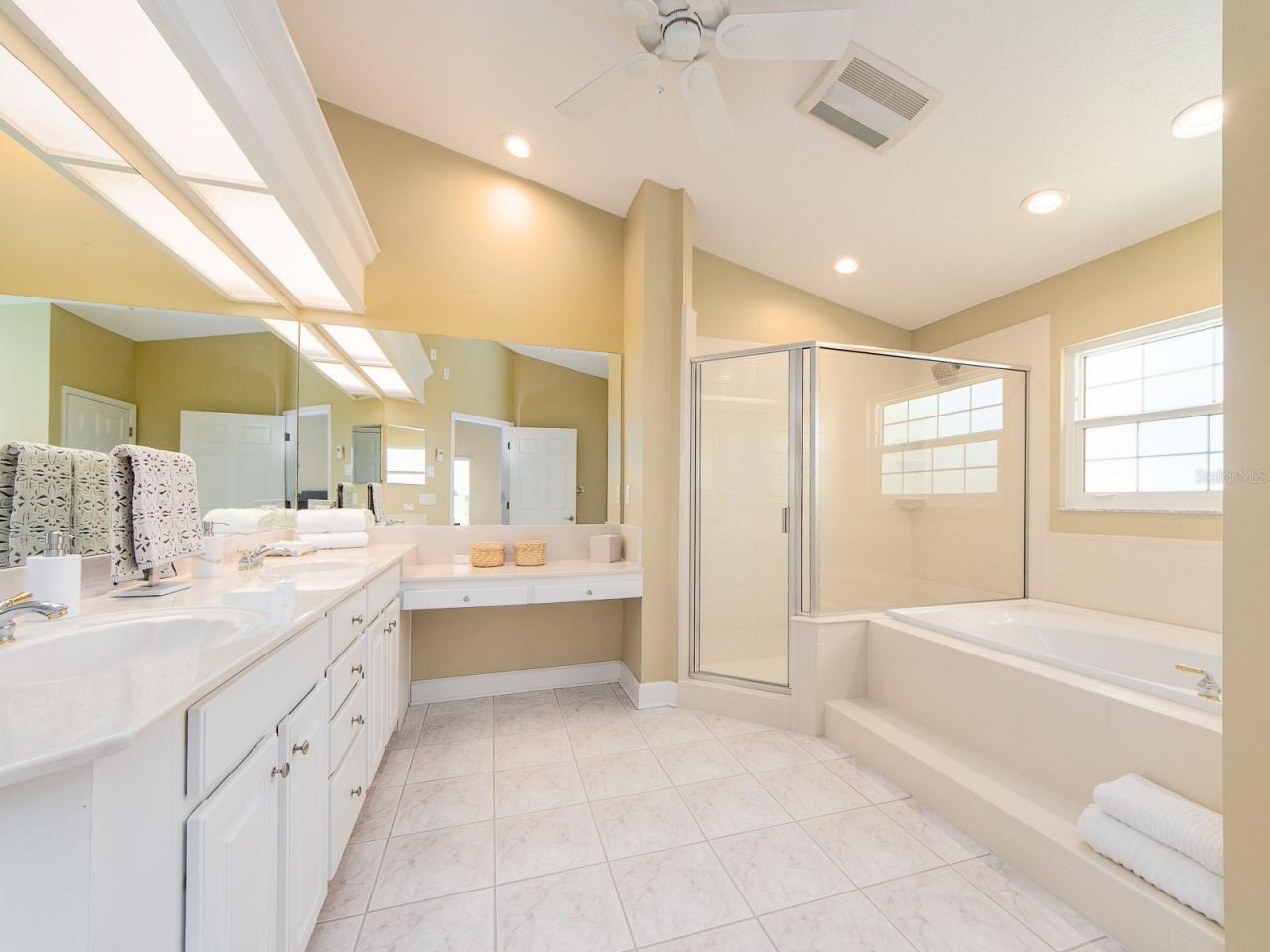 139 Yacht Club Circle, North Redington Beach, FL 33708 Photo