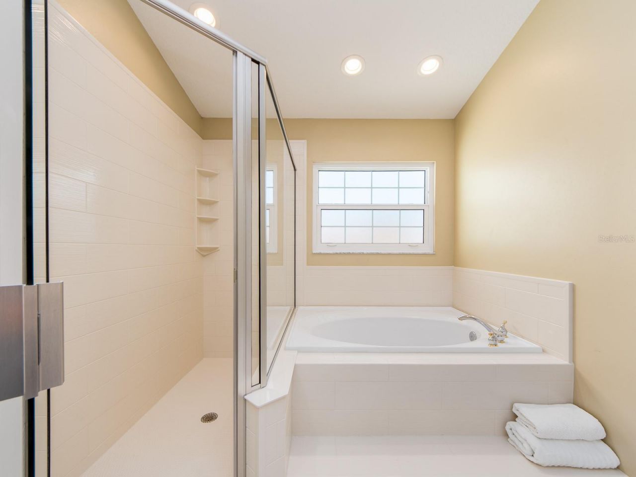 139 Yacht Club Circle, North Redington Beach, FL 33708 Photo