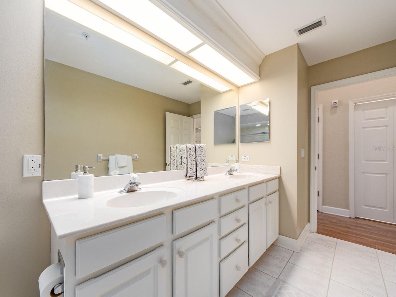 139 Yacht Club Circle, North Redington Beach, FL 33708 Photo