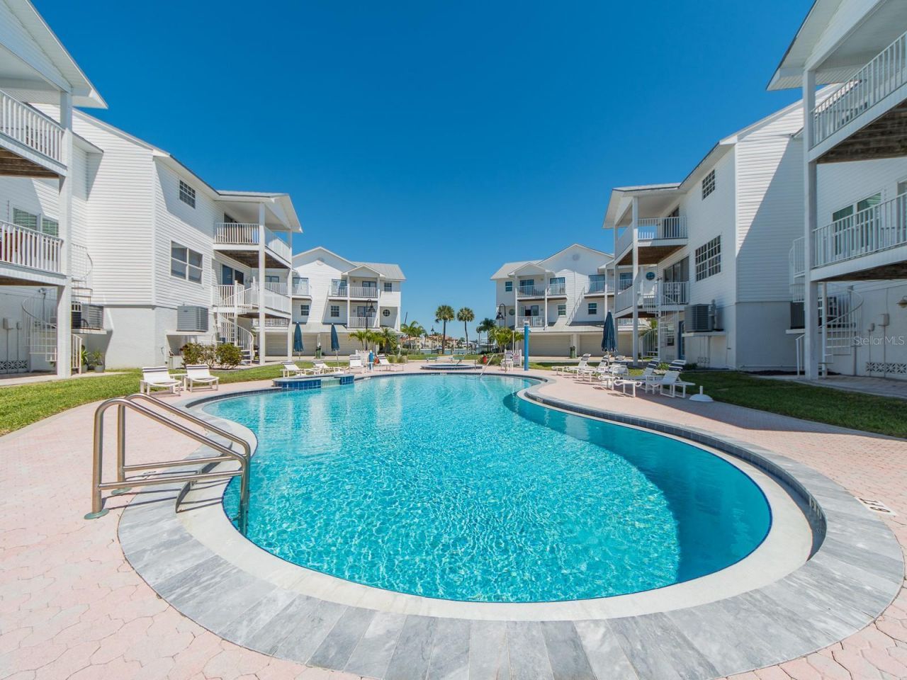 139 Yacht Club Circle, North Redington Beach, FL 33708 Photo