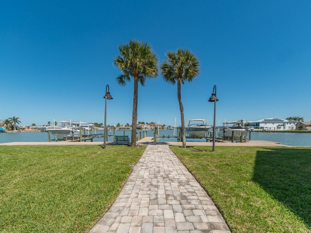 139 Yacht Club Circle, North Redington Beach, FL 33708 Photo
