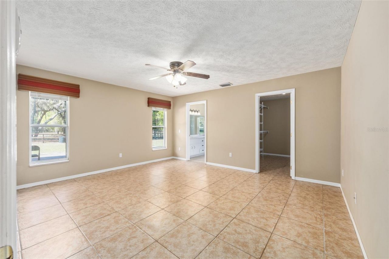 4885 NE 132nd Place , Anthony, FL 32617 Photo