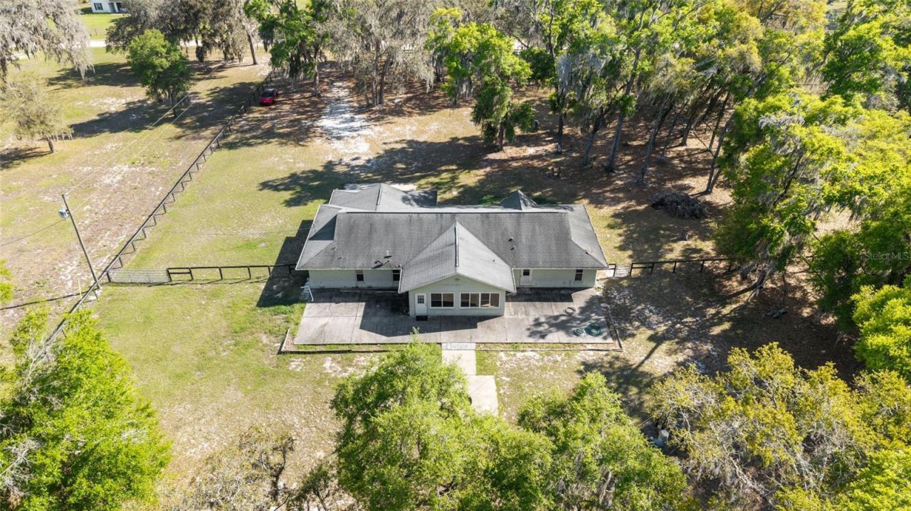 4885 NE 132nd Place , Anthony, FL 32617 Photo