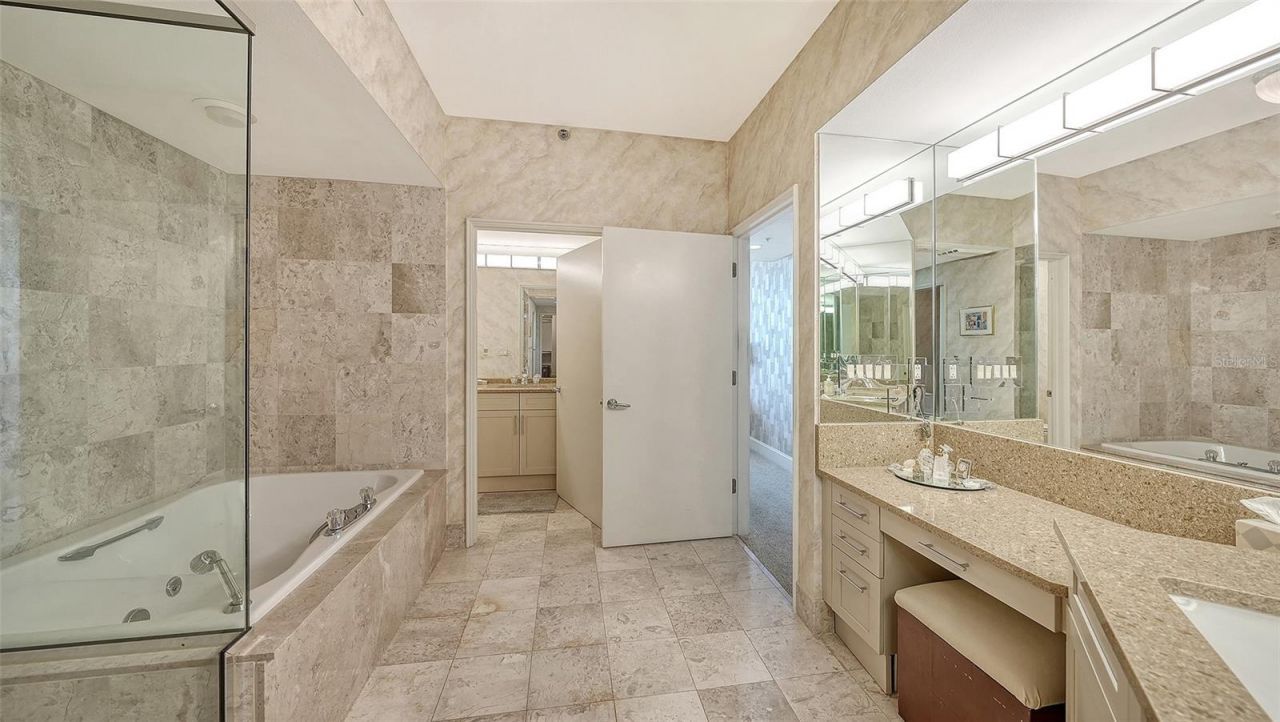 3060 Grand Bay Boulevard, Unit 155, Longboat Key, FL 34228 Photo
