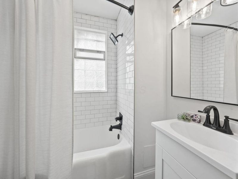 550 W Town Street , Columbus, OH 43215 Photo 20