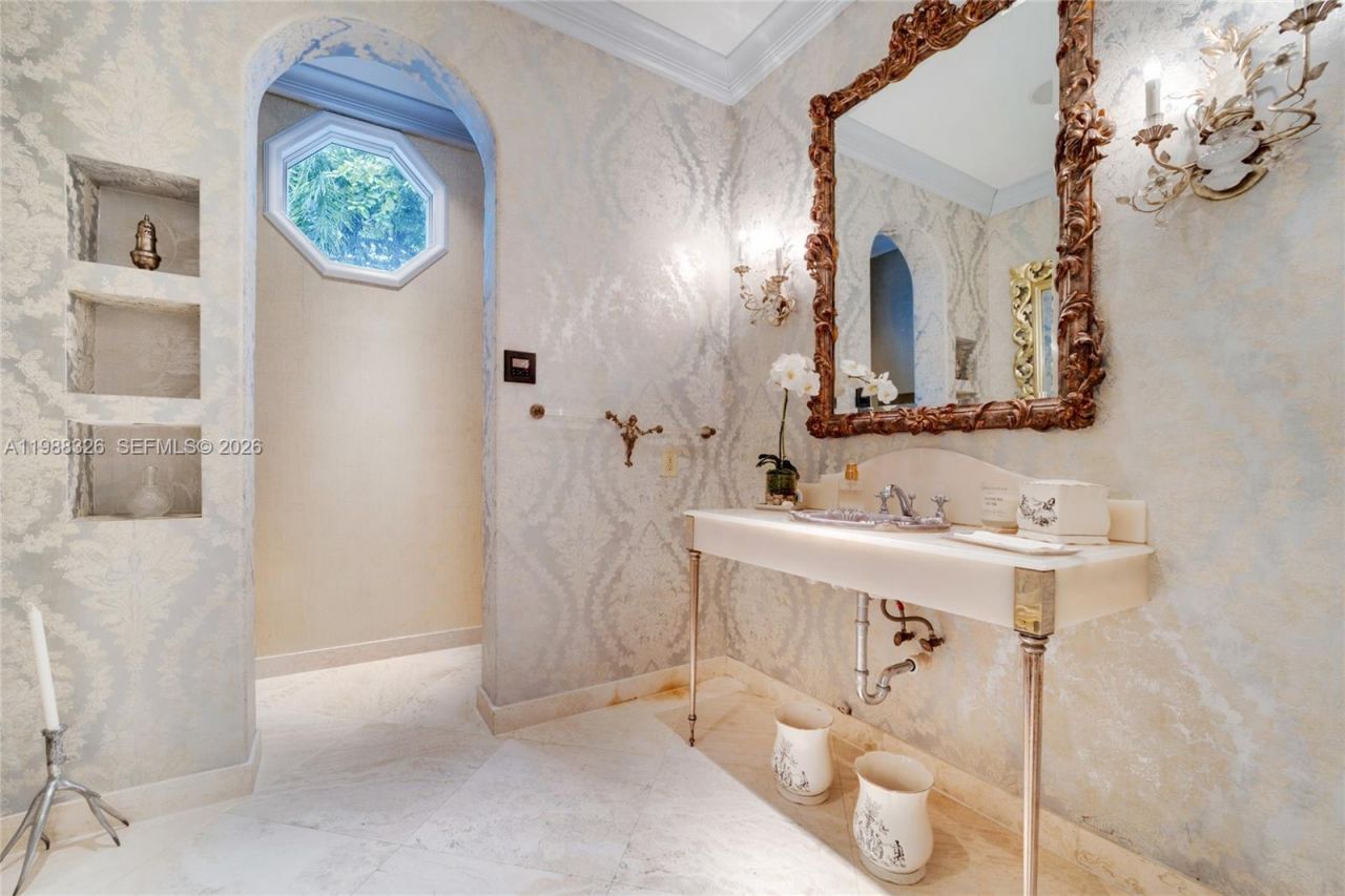 100 Palm Ave , Miami Beach, FL 33139 Photo