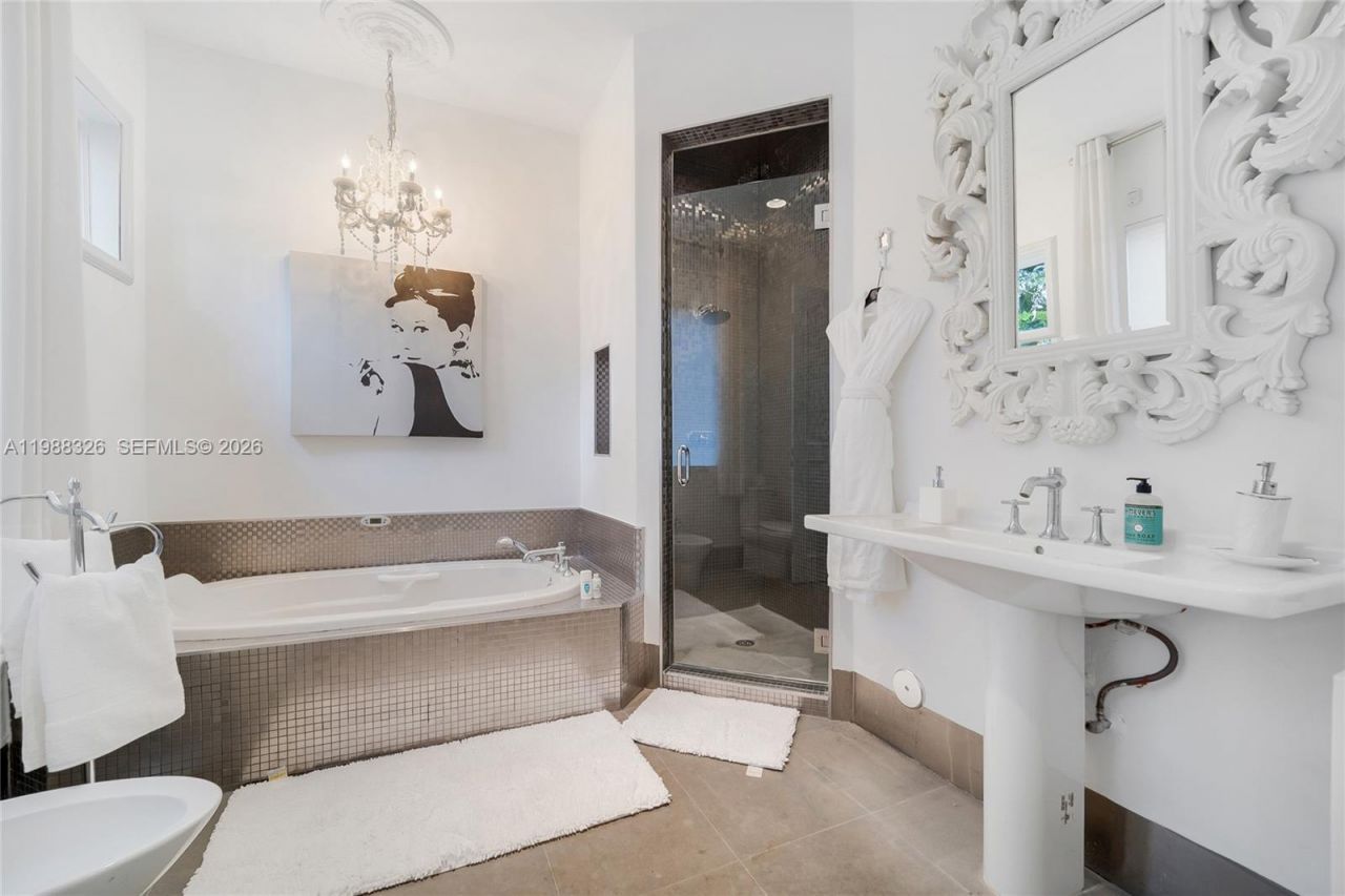 100 Palm Ave , Miami Beach, FL 33139 Photo