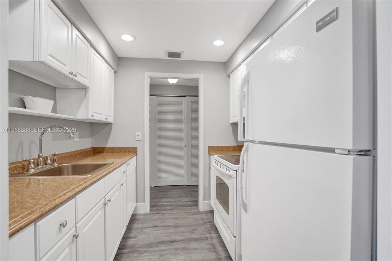 400 N Riverside Dr , Unit 214, Pompano Beach, FL 33062 Photo