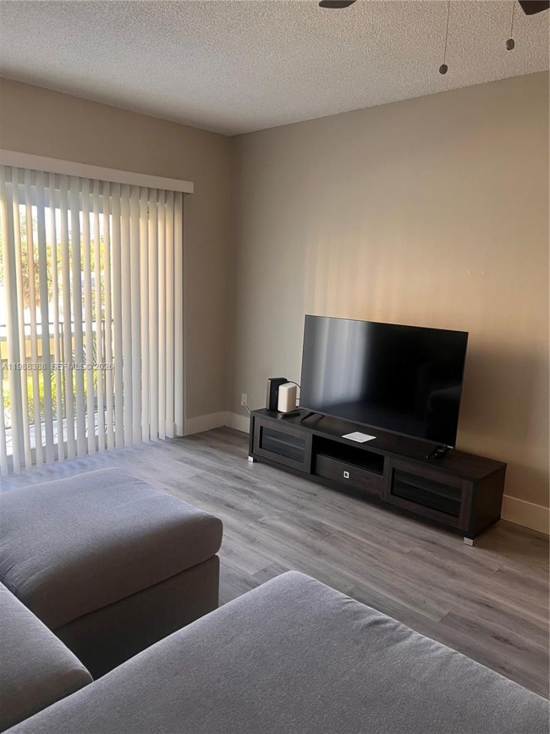400 N Riverside Dr , Unit 214, Pompano Beach, FL 33062 Photo