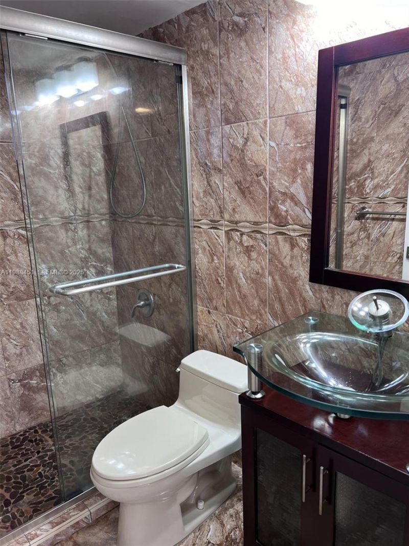 5480 W 21st Ct , Unit 404, Hialeah, FL 33016 Photo