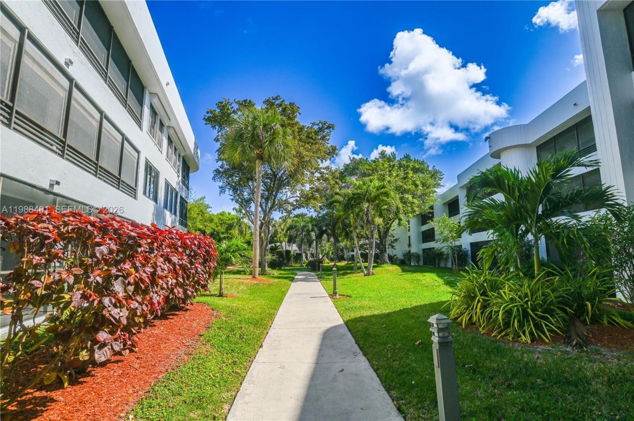 1490 Sheridan St, Unit 12A, Hollywood, FL 33020 Photo