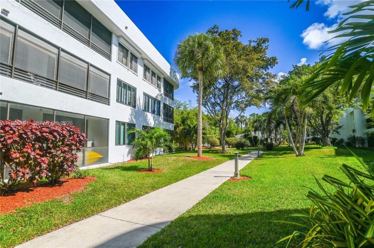 1490 Sheridan St, Unit 12A, Hollywood, FL 33020 Photo