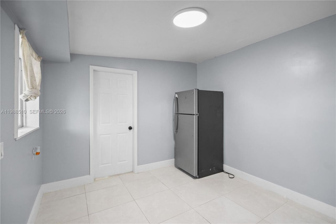 1803 SW 43rd Way , Fort Lauderdale, FL 33317 Photo