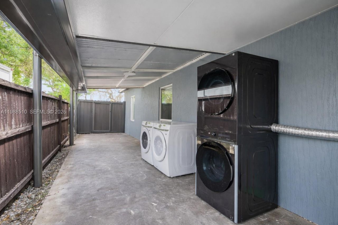 1803 SW 43rd Way , Fort Lauderdale, FL 33317 Photo