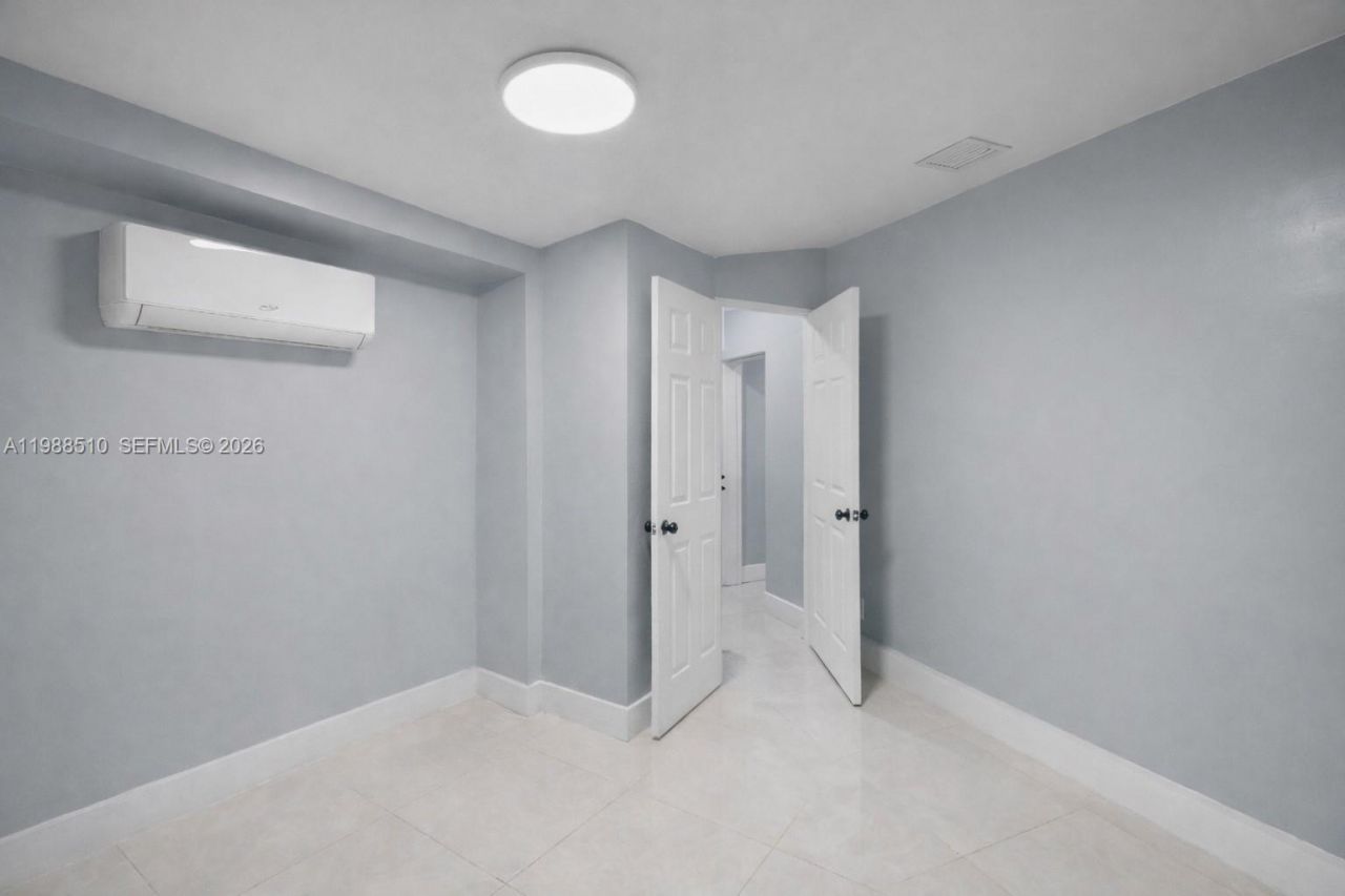 1803 SW 43rd Way , Fort Lauderdale, FL 33317 Photo