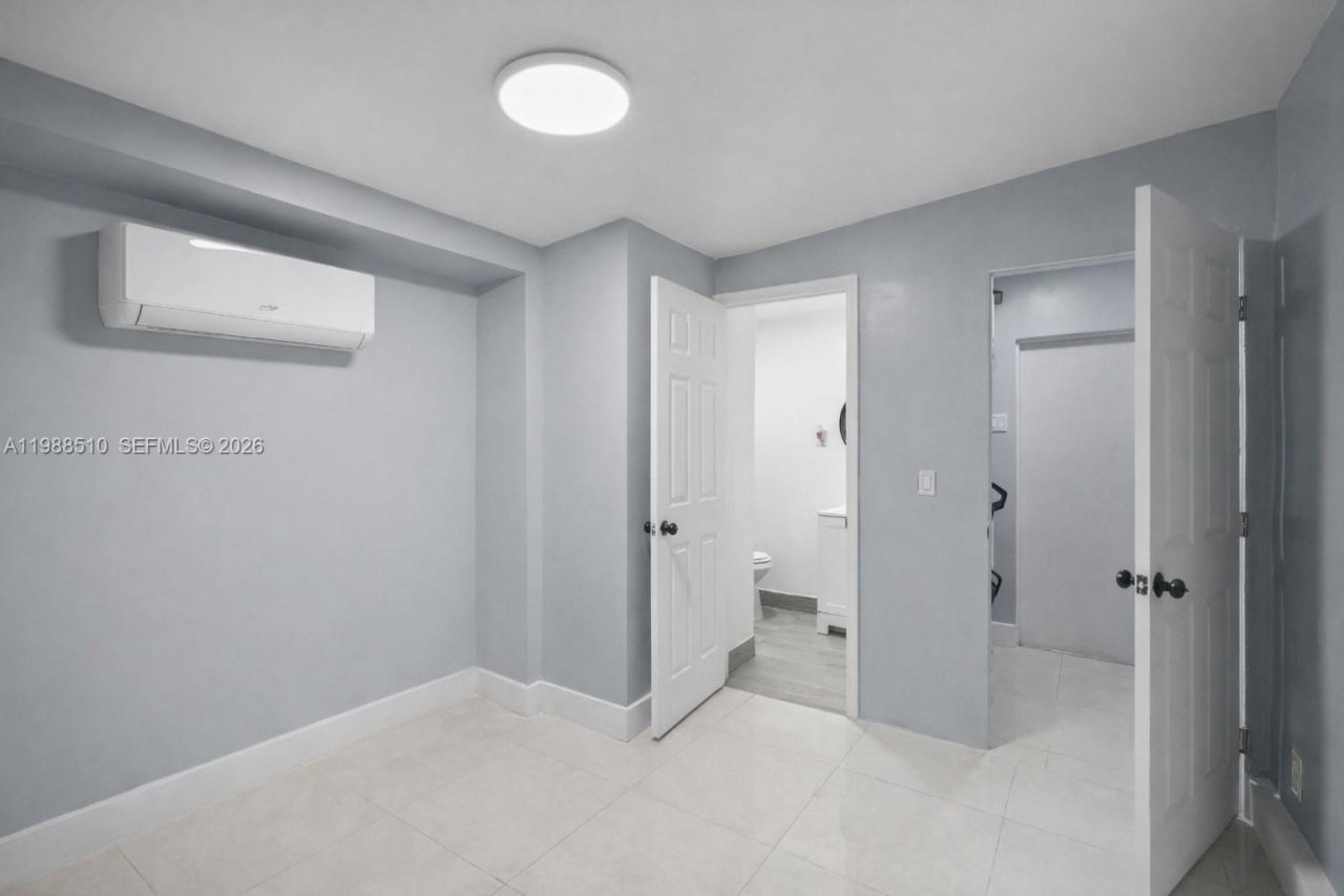 1803 SW 43rd Way , Fort Lauderdale, FL 33317 Photo