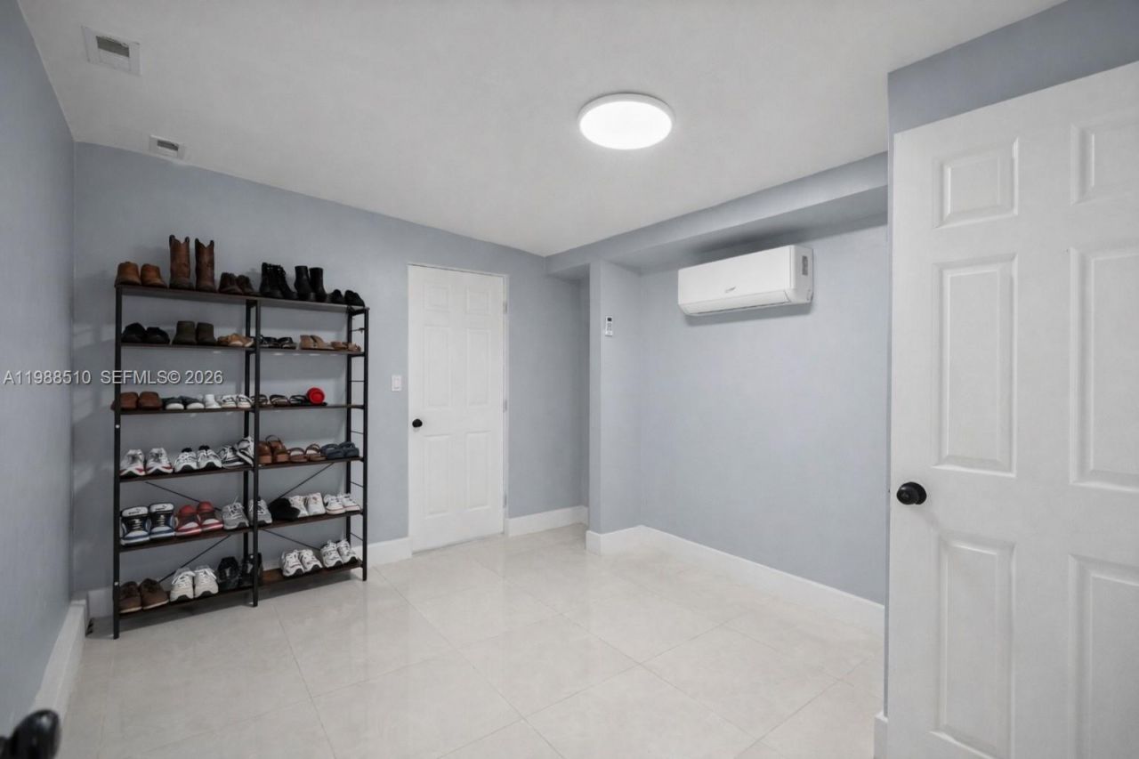 1803 SW 43rd Way , Fort Lauderdale, FL 33317 Photo