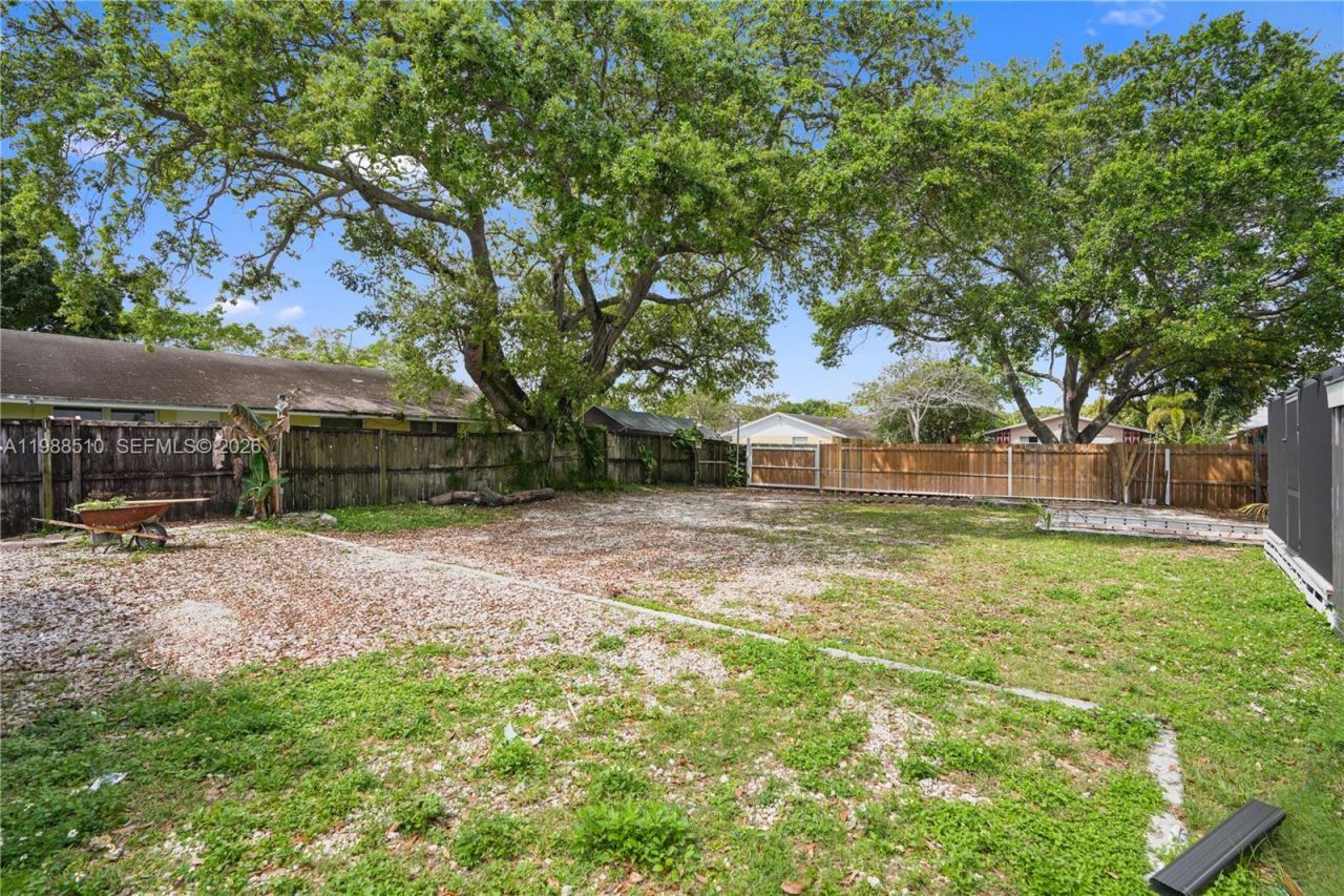 1803 SW 43rd Way , Fort Lauderdale, FL 33317 Photo