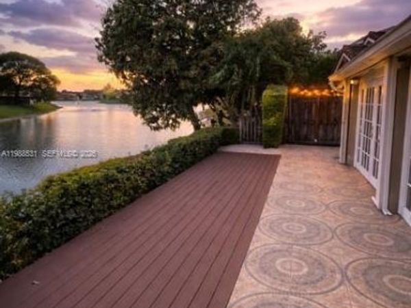 16236 SW 100th Ter, Miami, FL 33196