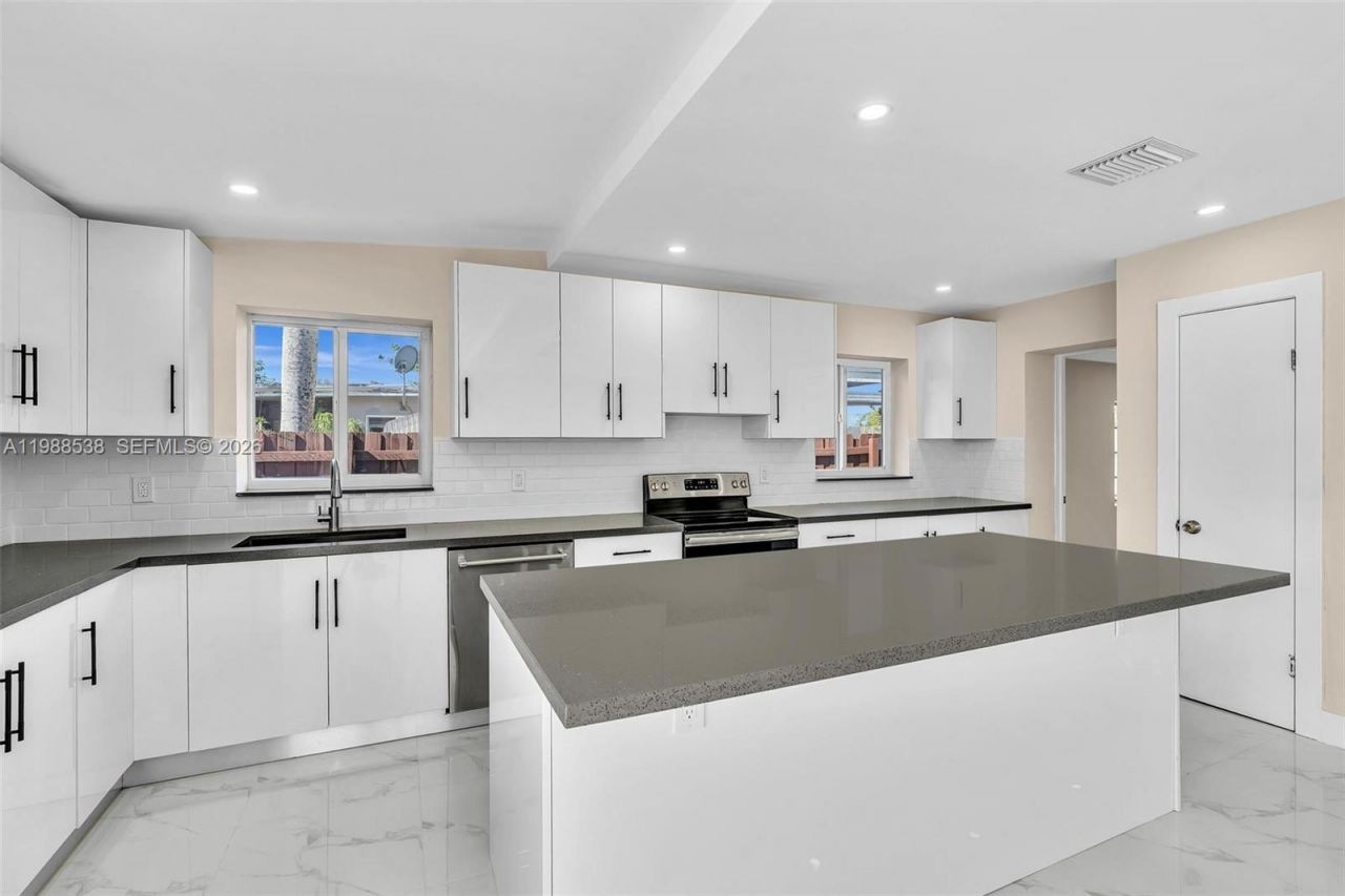 1600 SW 9th St , Fort Lauderdale, FL 33312 Photo