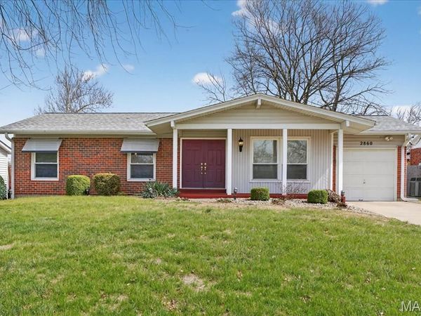 2860 Sussex Drive, Florissant, MO 63033