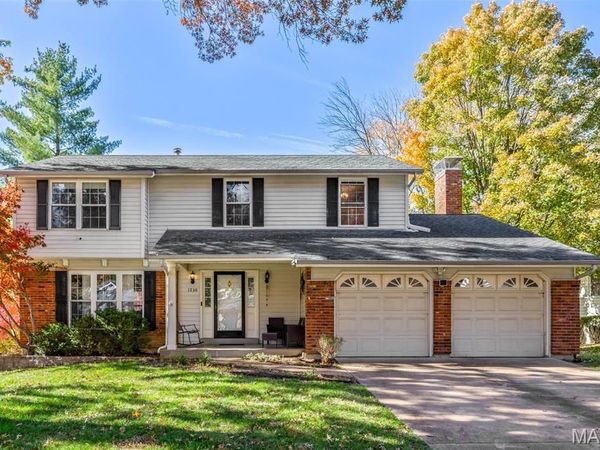 1730 Woodmore Oaks Drive, Manchester, MO 63021