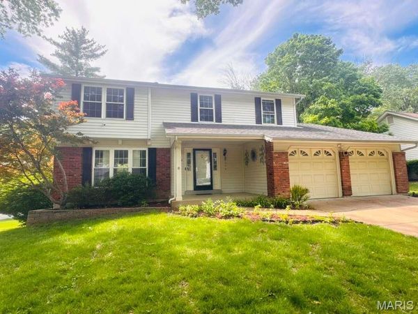 1730 Woodmore Oaks Drive, Manchester, MO 63021