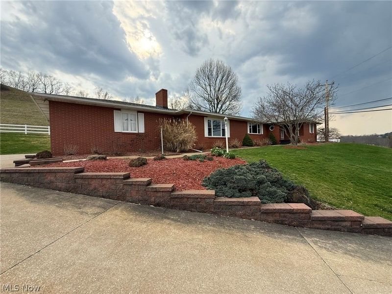 1728 State Route 39 NE, New Philadelphia, OH 44663 Photo 2