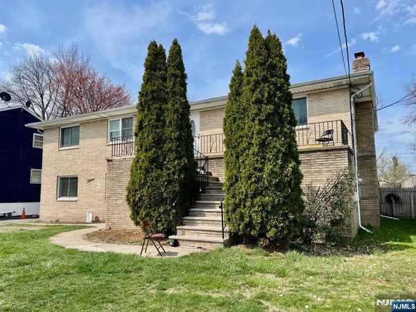 15 Vogt Lane, LITTLE FERRY, NJ 07643