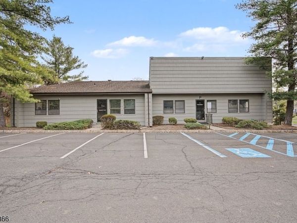 31 Mountain Boulevard, Warren, NJ 07059