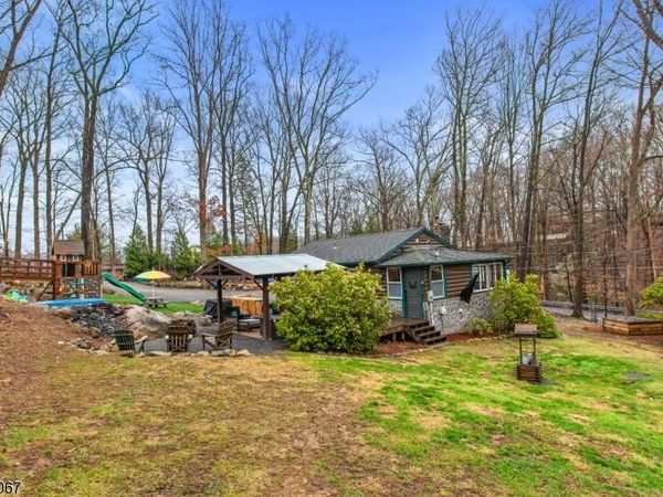 111 N Shore Rd, Byram, NJ 07821