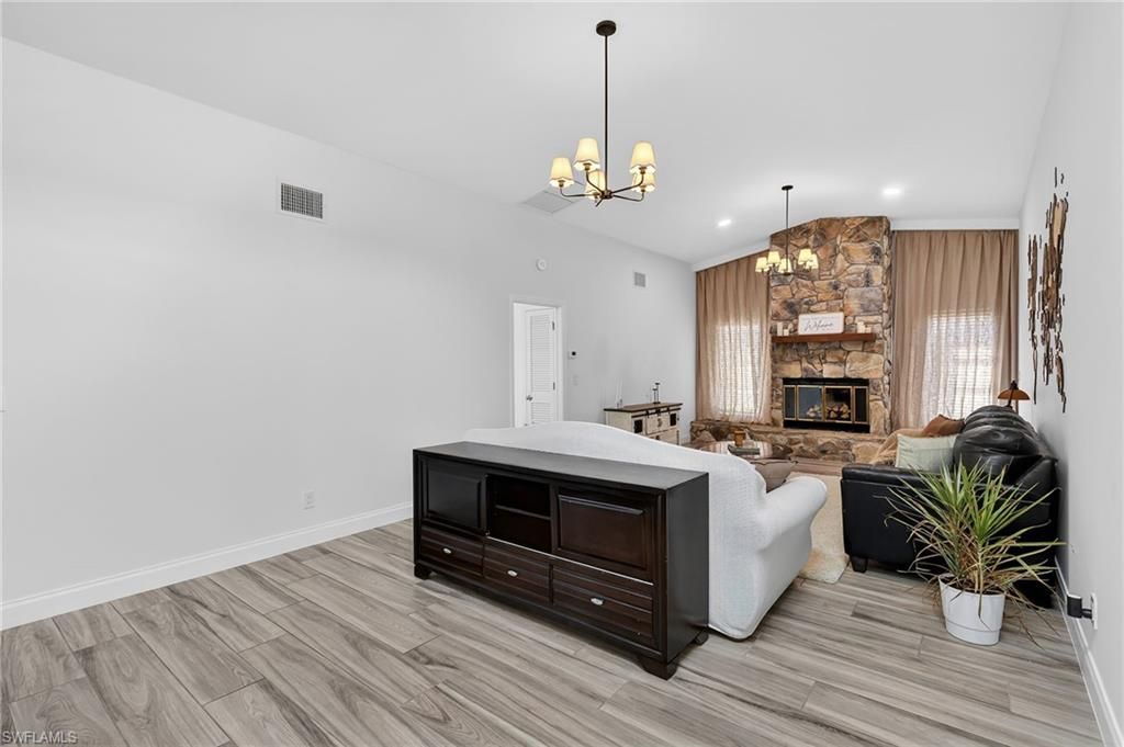 29 SE 10th Ave, Cape Coral, FL 33990 Photo