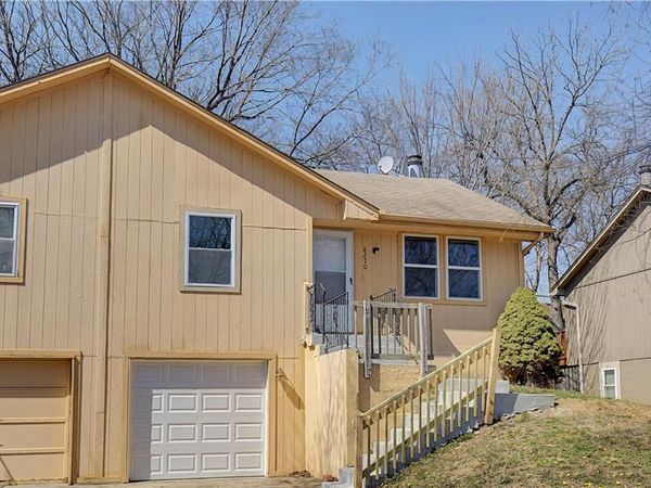 8270 Perry Street, Overland Park, KS 66204
