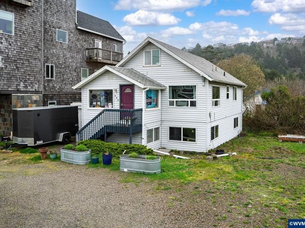 460 Highway 101, Rockaway Beach, OR 97136