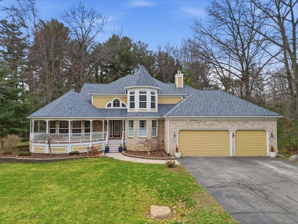 11542 Lancelot Lane, Pinckney, MI 48169