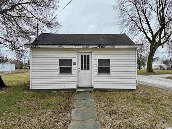 718 - 718 1/2 Buchanan , Carthage, IL 62321