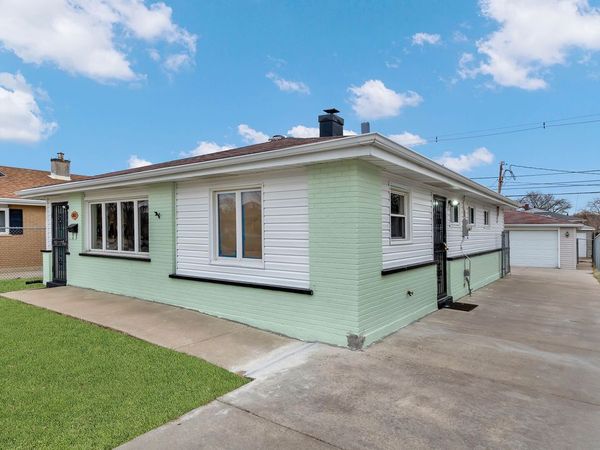 1263 Mackinaw Avenue , Calumet City, IL 60409